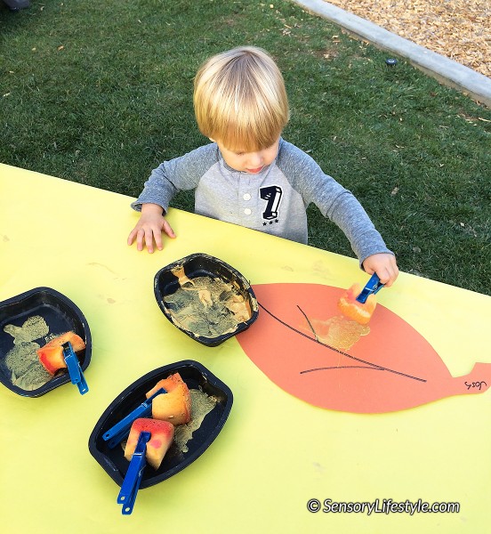 23 month toddler activities: sponge paint