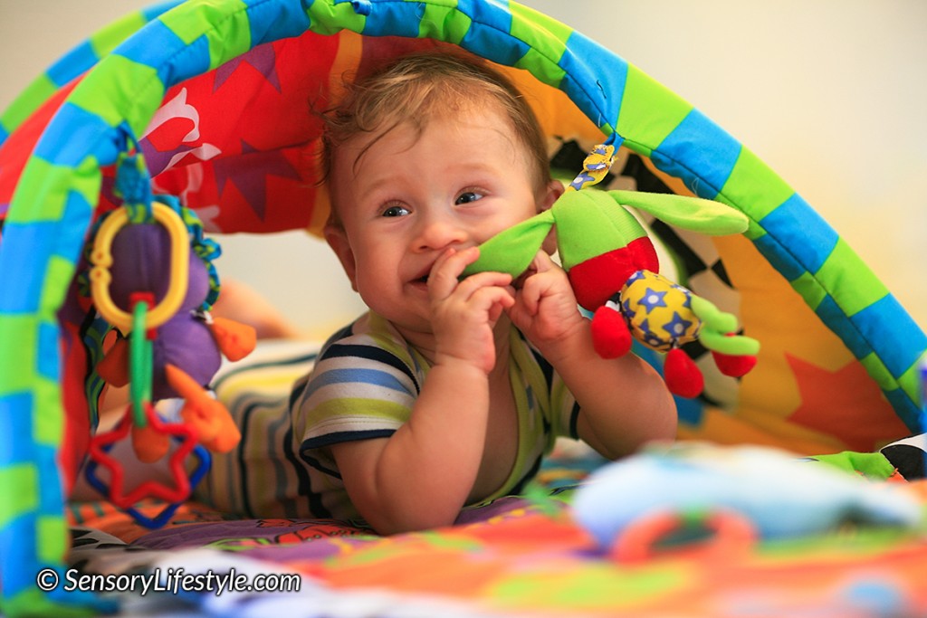 7 month crawling photo