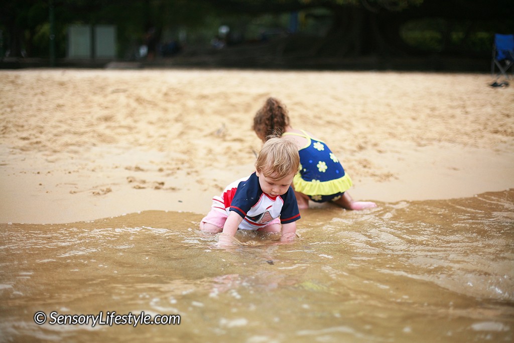 https://www.sensorylifestyle.com/wp-content/uploads/2016/04/Sydney-beach-at-12months-1024x683.jpg