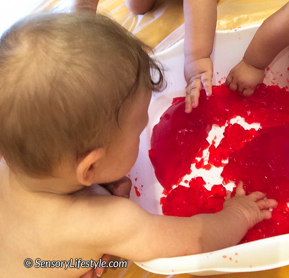 Stretchy String - No Mess Sensory Play