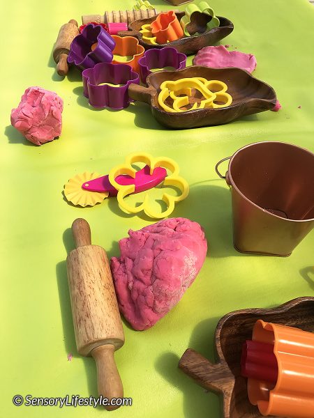 Edible play dough recipe: Heading Playdough