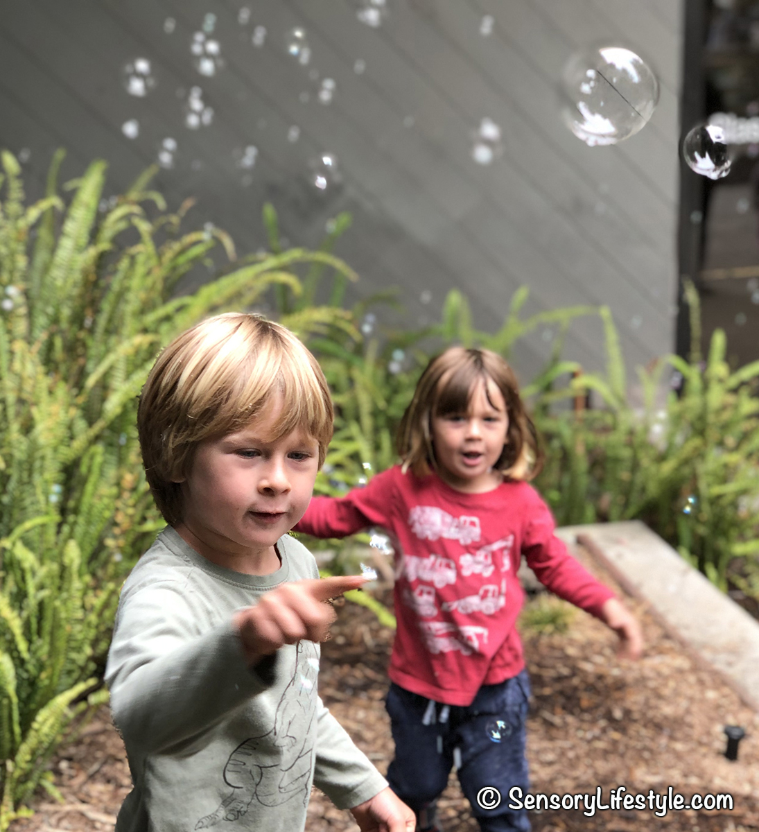 Fine motor skills: Developmental benefits of bubbles