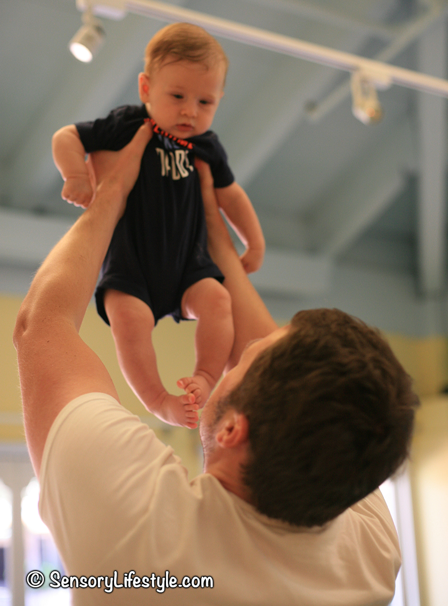 Indoor activities for babies: movement