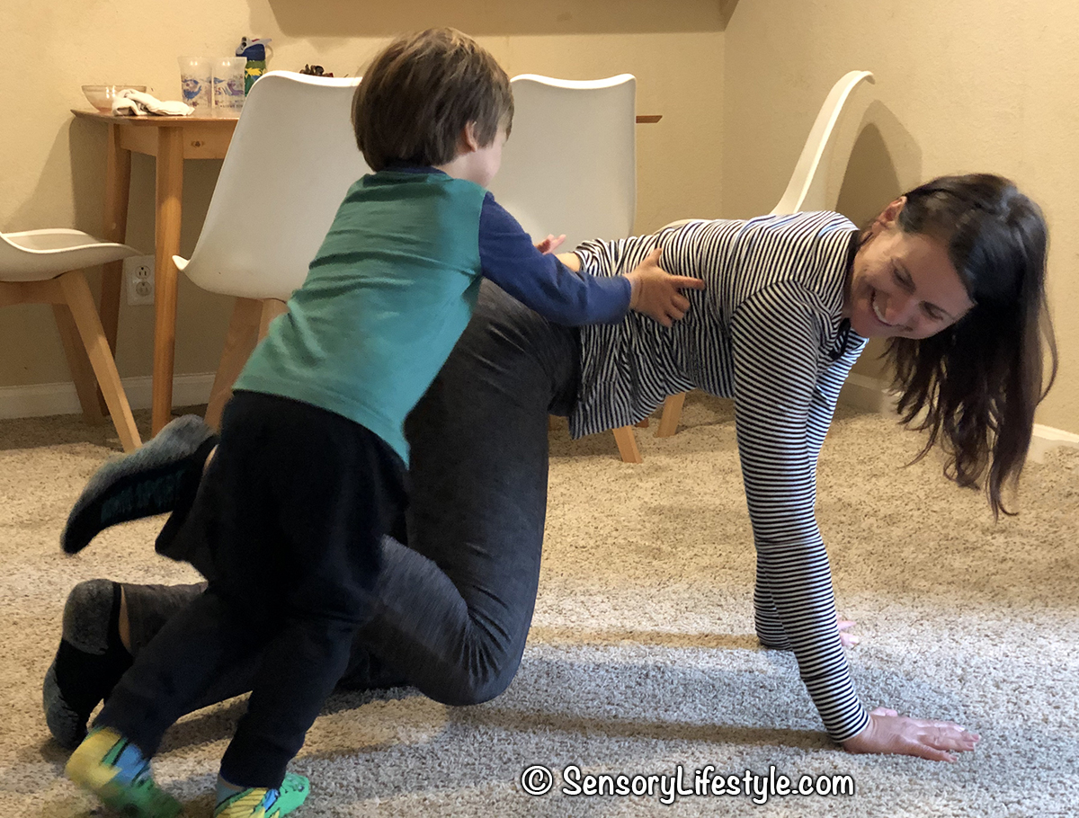 Indoor movement activities for kids: Statue game
